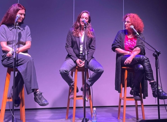תמונת מופע: יחפות מבריחה לבחירה&period;&period;&period;- בוקר זהב